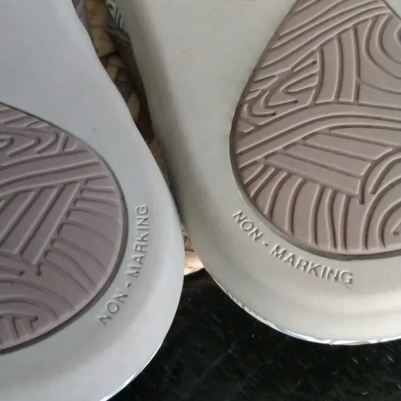 OLUKAI SANDALS