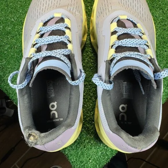 ON CLOUD MONSTER - Women’s Running Shoes - SIZE 9