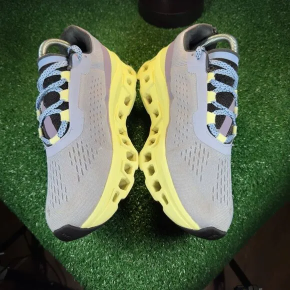 ON CLOUD MONSTER - Women’s Running Shoes - SIZE 9