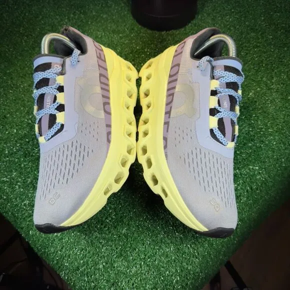 ON CLOUD MONSTER - Women’s Running Shoes - SIZE 9