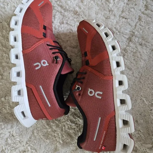 On Running Cloud 5 Women’s Running Shoes Size 7 Orange