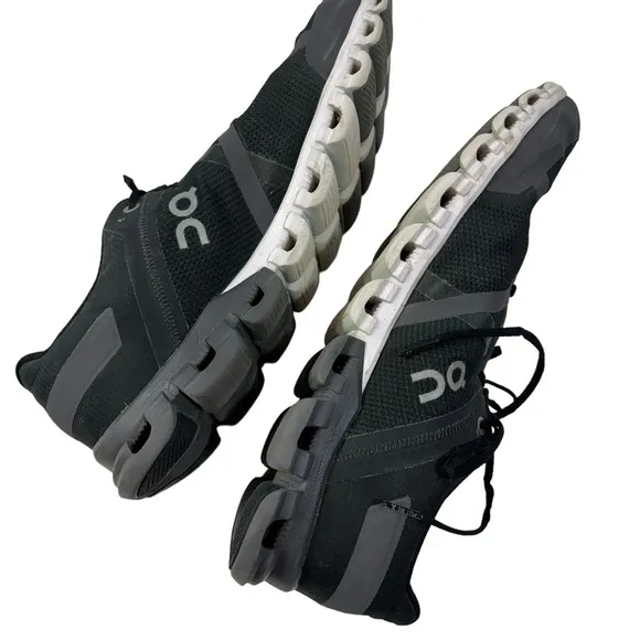 On Running Cloud Speedboard Cloudtec  Running Shoes in Black Size 11