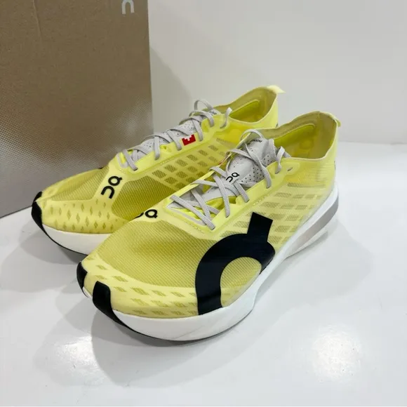 On Running Cloudboom Strike Men’s Shoes