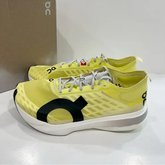 On Running Cloudboom Strike Men’s Shoes
