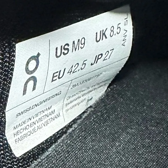 ON RUNNING Cloudeclipse Running Shoes Black Frost White Size 9 Men's