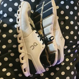 On Running Men's Athletic Shoes - White and Black