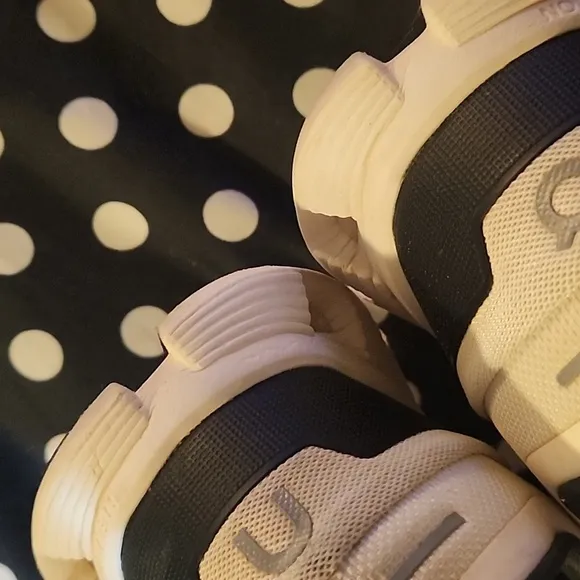 On Running Men's Athletic Shoes - White and Black