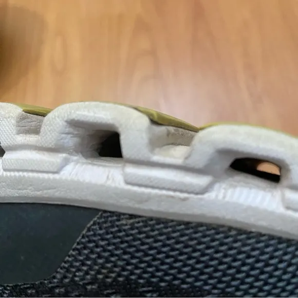 On Running Men’s CloudSwift Distressed Running Shoes Size 10