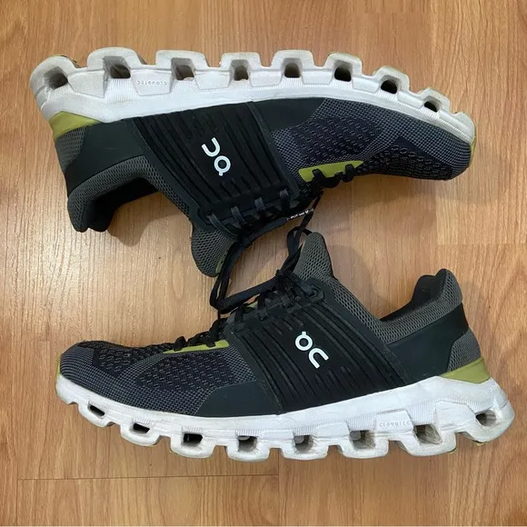 On Running Men’s CloudSwift Distressed Running Shoes Size 10