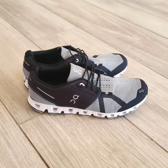 On Running Men's/Women's Black and Gray Running Shoes