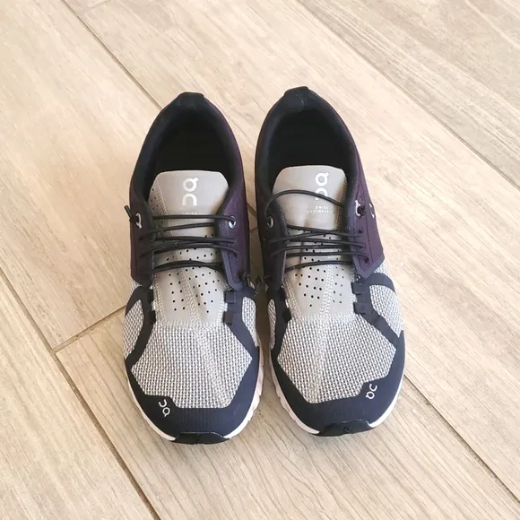 On Running Men's/Women's Black and Gray Running Shoes