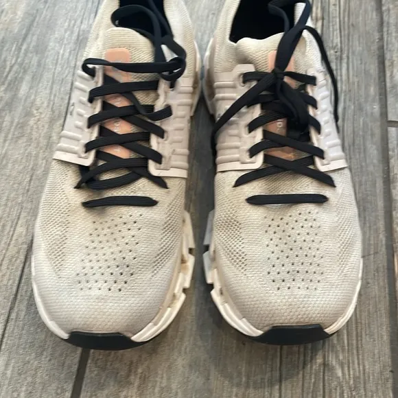 On Running Running Shoes