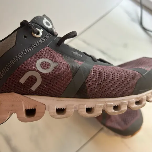 On Running Women's Cloudflow Rock Rose Running Shoe in Size 8.5