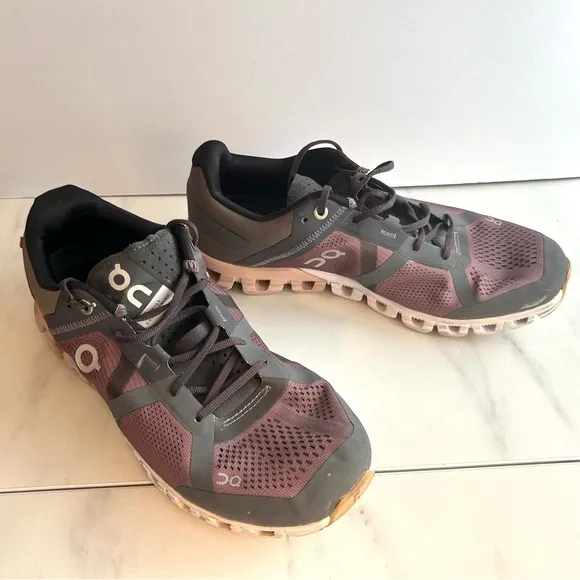 On Running Women's Cloudflow Rock Rose Running Shoe in Size 8.5
