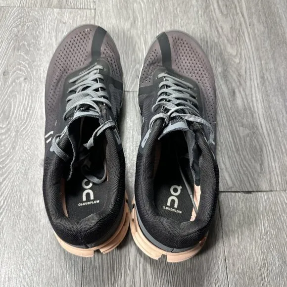 On Womens Cloudflow Gray Running Shoes Sneakers Size 8.5