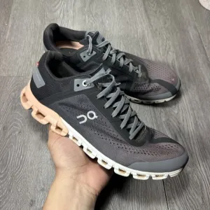 On Womens Cloudflow Gray Running Shoes Sneakers Size 8.5