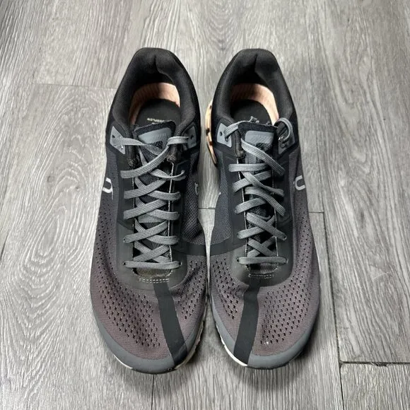 On Womens Cloudflow Gray Running Shoes Sneakers Size 8.5