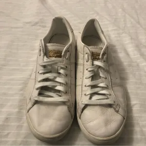 Onitsuka Tiger Lawnship 2.0 Unisex White Leather Sneakers Men D715L Size 9