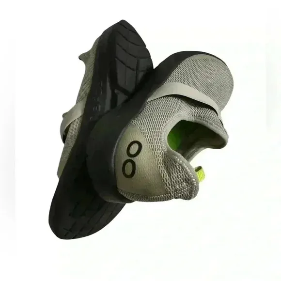 Oofos Oomf low gray slip on  shoes sz 7