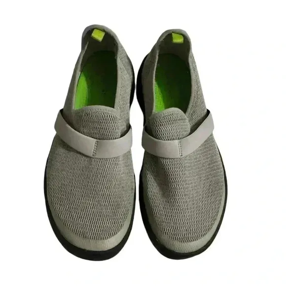 Oofos Oomf low gray slip on  shoes sz 7