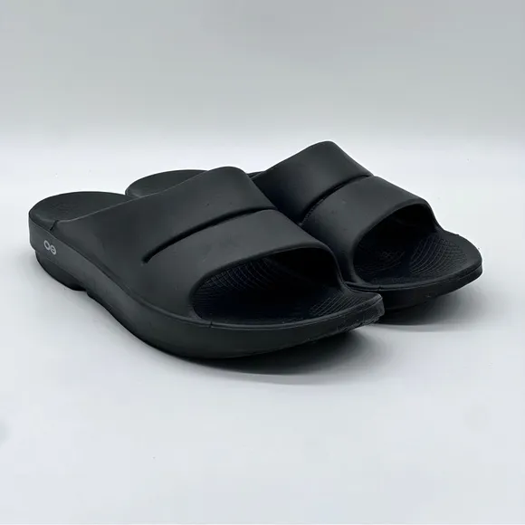 OOFOS Sandals. Size 11