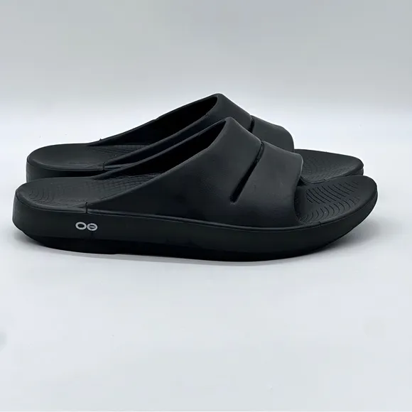 OOFOS Sandals. Size 11