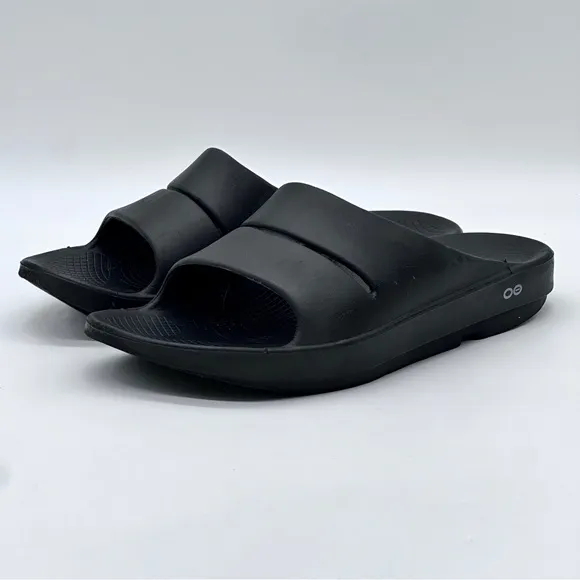 OOFOS Sandals. Size 11