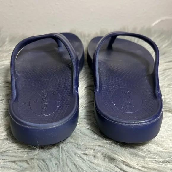 OOFOS WOMEN'S OOLALA SANDAL Navy Blue Sandals Size 8