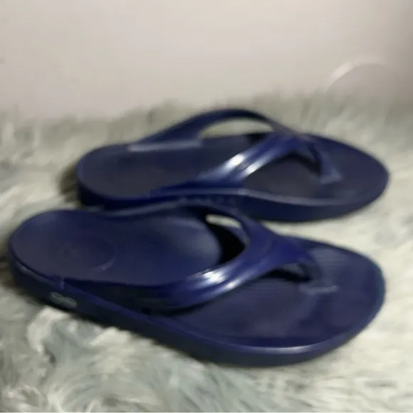 OOFOS WOMEN'S OOLALA SANDAL Navy Blue Sandals Size 8