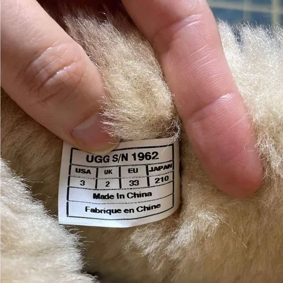 Original Ugg boots, size 3 for girls