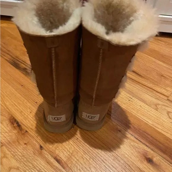 Original Ugg boots, size 3 for girls