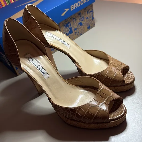 Oscar de la Renta Peep Toe Crocodile Cork Heel Shoe
