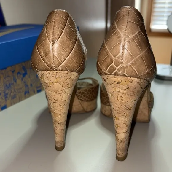 Oscar de la Renta Peep Toe Crocodile Cork Heel Shoe