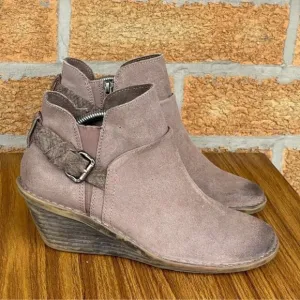 OTBT Women's Rocker Wedge Bootie StoneLeather size 9