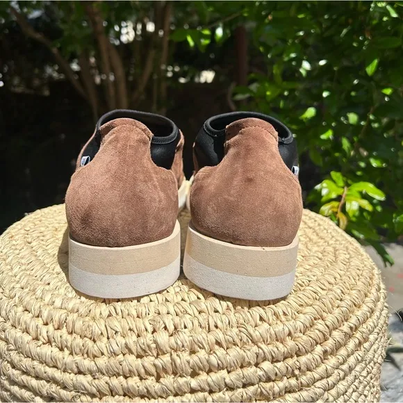 P448 BABY MOC SUEDED LEATHERSHEARLING LINED CHOCOLATESNEAKER. NIB $245. 10/43