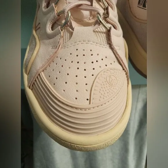 Pale Pink Leather Sneakers – size 41 UNISEX only worn 3 days 1 night