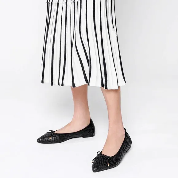 PAZZION Eliza Weaved Bow Flats Slip On in Black Women’s size 40/9