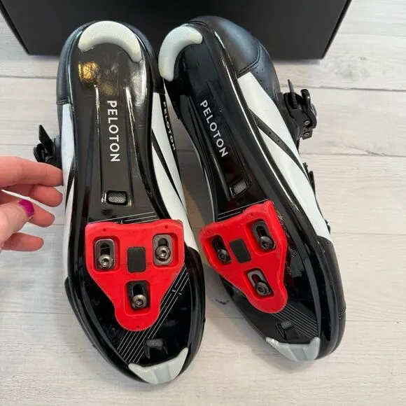 Peloton unisex Black Red Hook &amp; Loop Close Cycling Bicycling Shoes EUR 41 w10/m8