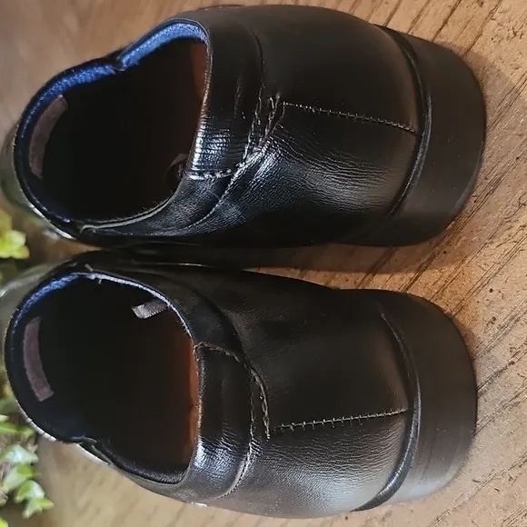 Perry Ellis Black Slip-On Loafers with Modern Silhouette