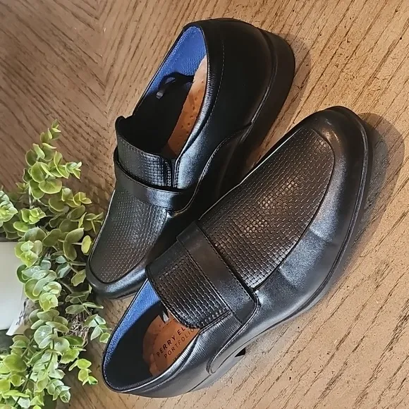 Perry Ellis Black Slip-On Loafers with Modern Silhouette