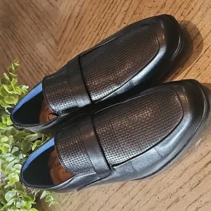 Perry Ellis Black Slip-On Loafers with Modern Silhouette