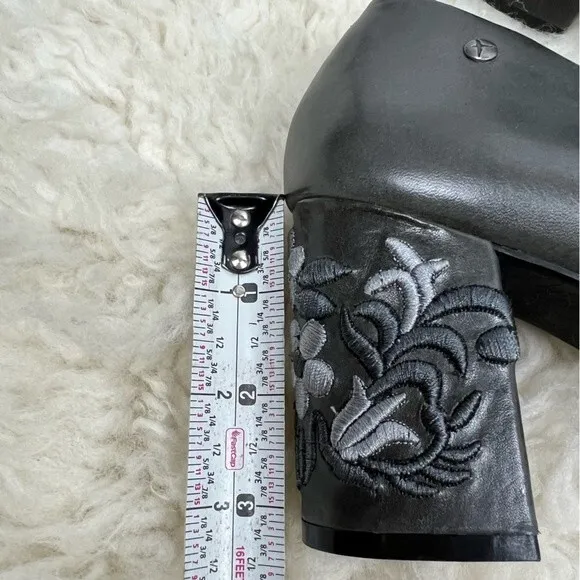 Pikolino embroidered block heel