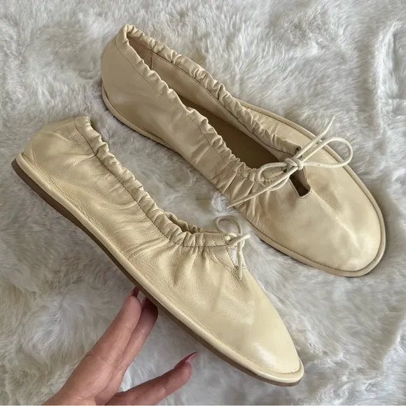 PILCRO ANTHROPOLOGIE 41 Leather Bow Tie Ballet Flats in Cream • 10