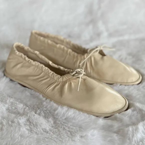 PILCRO ANTHROPOLOGIE 41 Leather Bow Tie Ballet Flats in Cream • 10