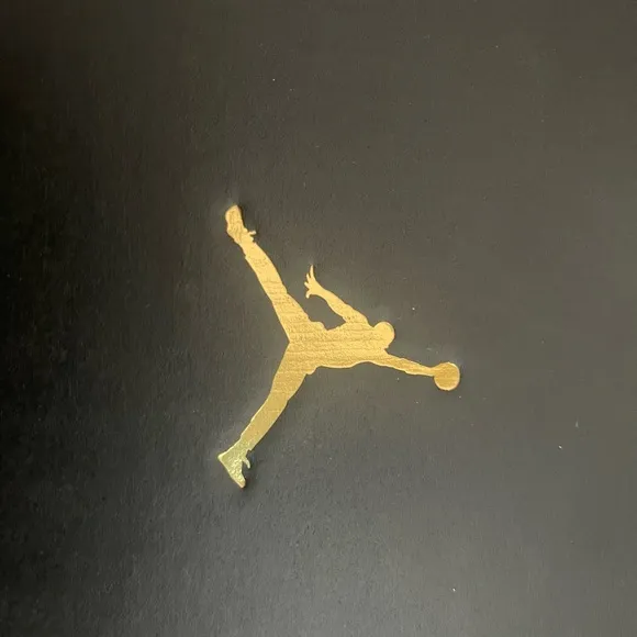 Pink Jordan Mid 10c