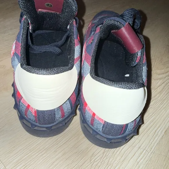 Plaid Men's Sneakers - Red and Black