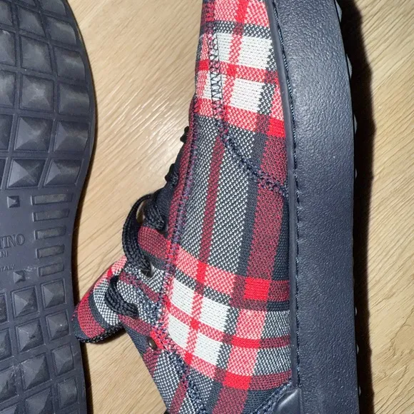 Plaid Men's Sneakers - Red and Black