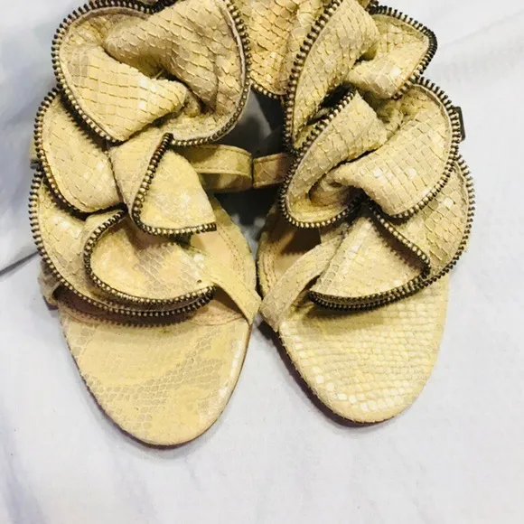 Pour la victoire sandals