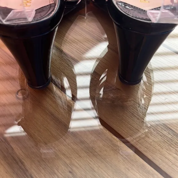 Prada, beautiful, patent leather sandals, in great condition