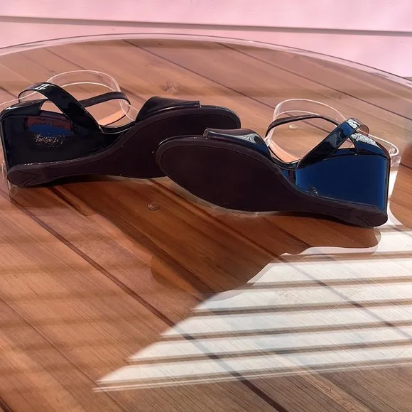 Prada, beautiful, patent leather sandals, in great condition